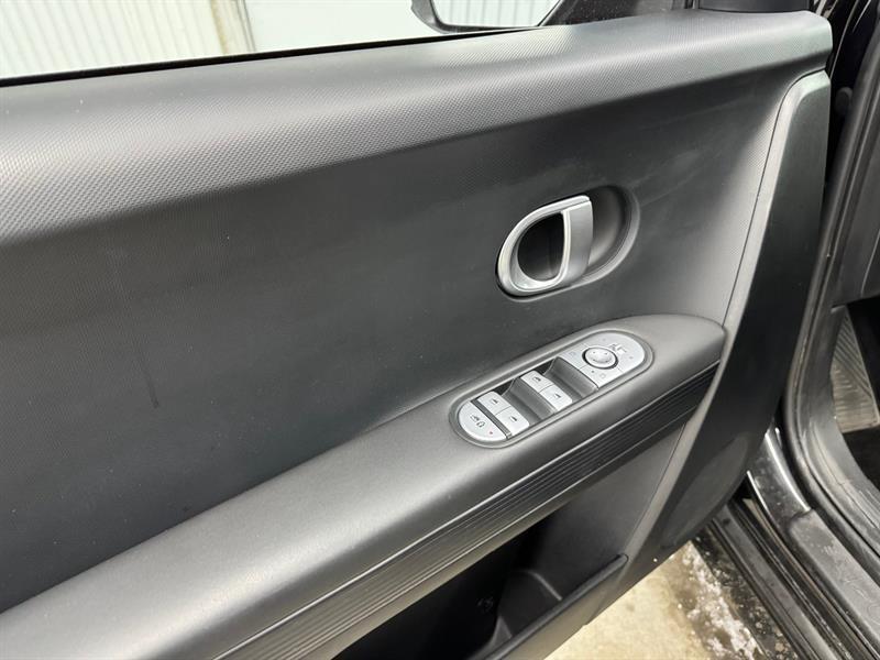 2022 Hyundai Ioniq - Image 10