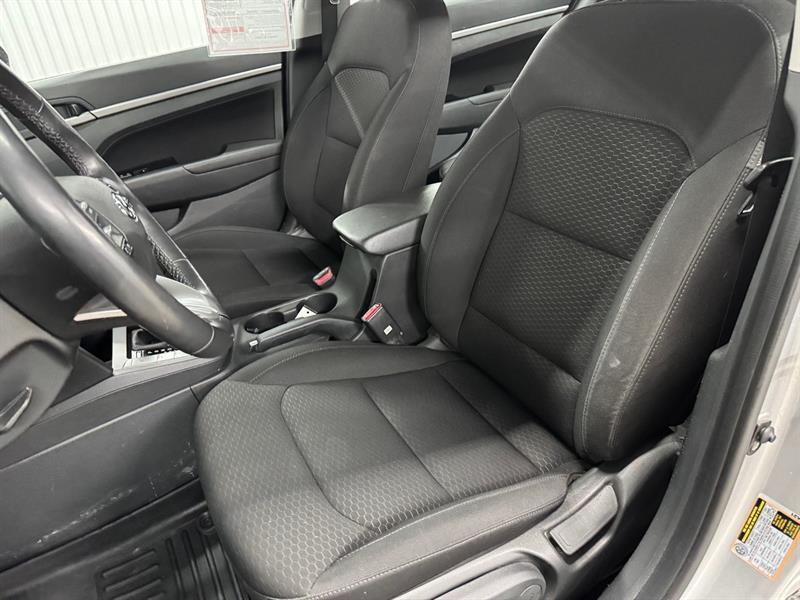 2020 Hyundai Elantra - Image 13