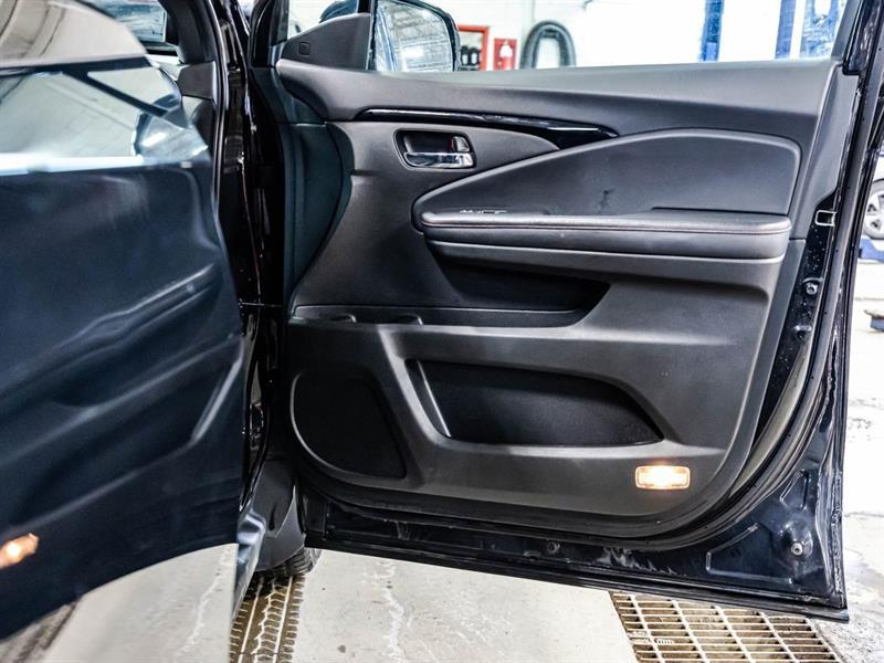 2022 Honda Ridgeline - Image 17