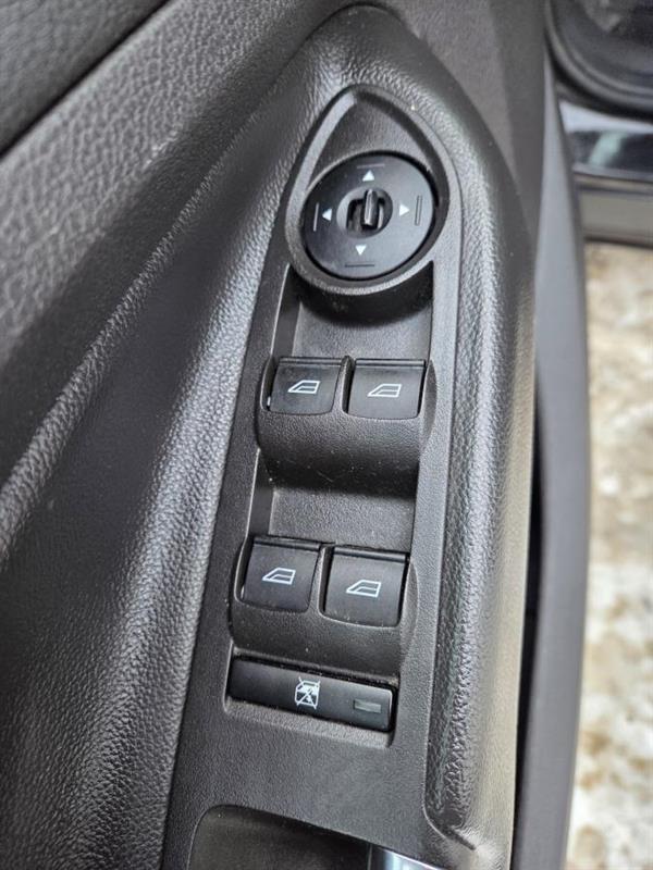 2015 Ford Escape - Image 17