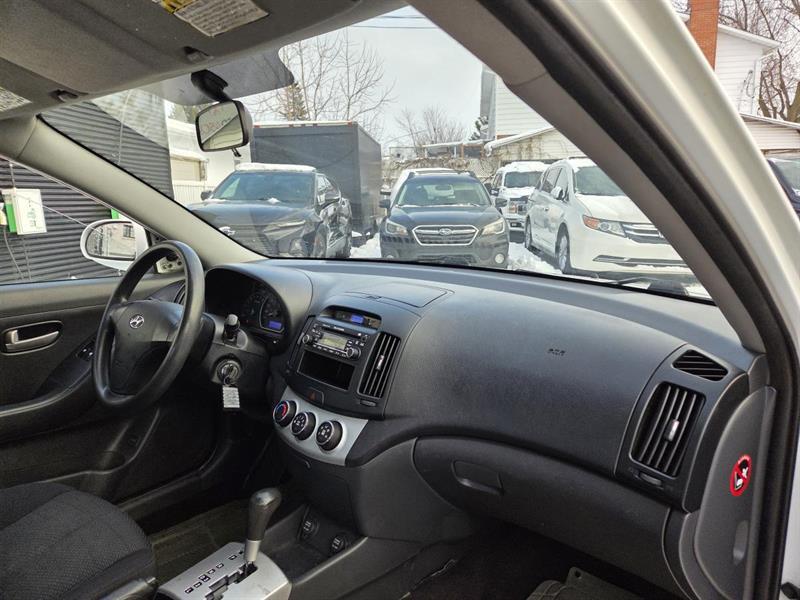 2009 Hyundai Elantra - Image 9