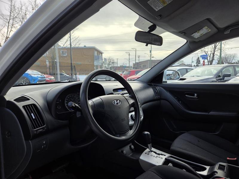 2009 Hyundai Elantra - Image 13