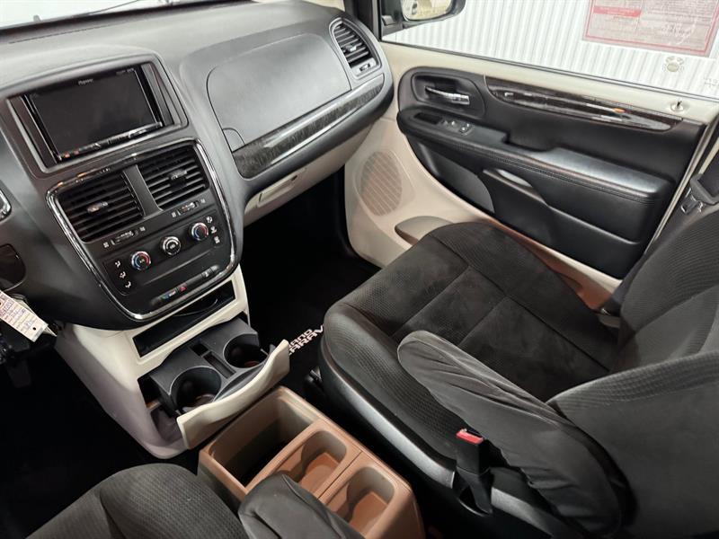 2016 Dodge Grand Caravan - Image 18
