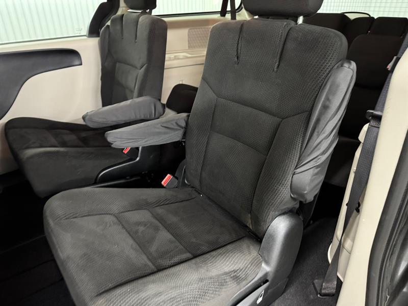 2016 Dodge Grand Caravan - Image 25