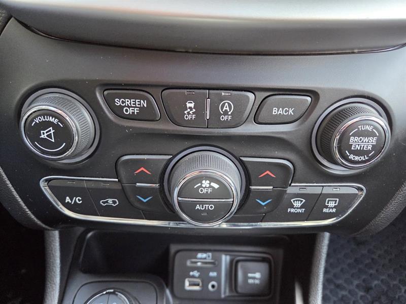 2017 Jeep Grand Cherokee - Image 22