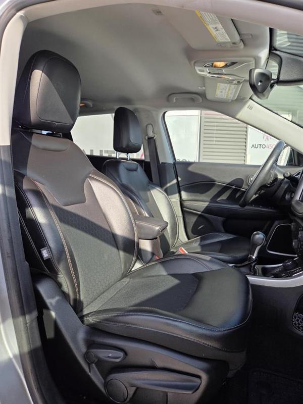 2018 Jeep Compass - Image 11