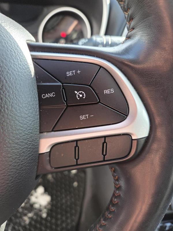2018 Jeep Compass - Image 19