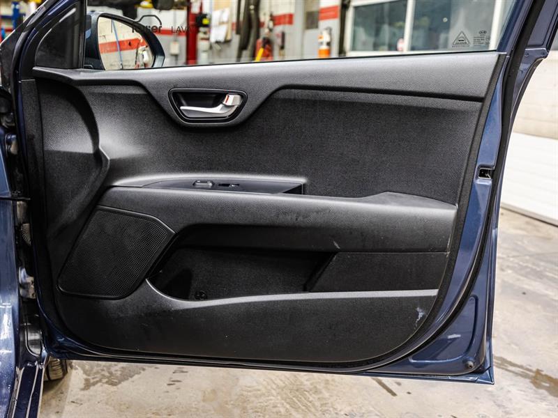 2018 Kia Rio - Image 16