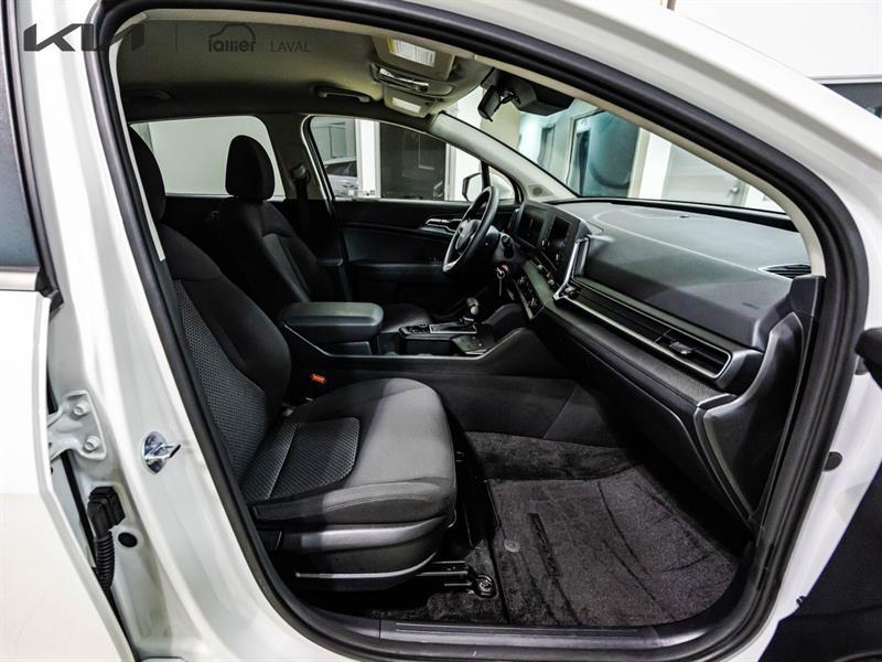 2025 Kia Sportage - Image 11