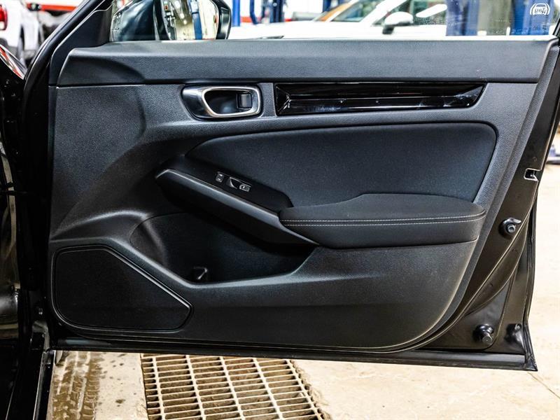 2025 Honda Civic - Image 16