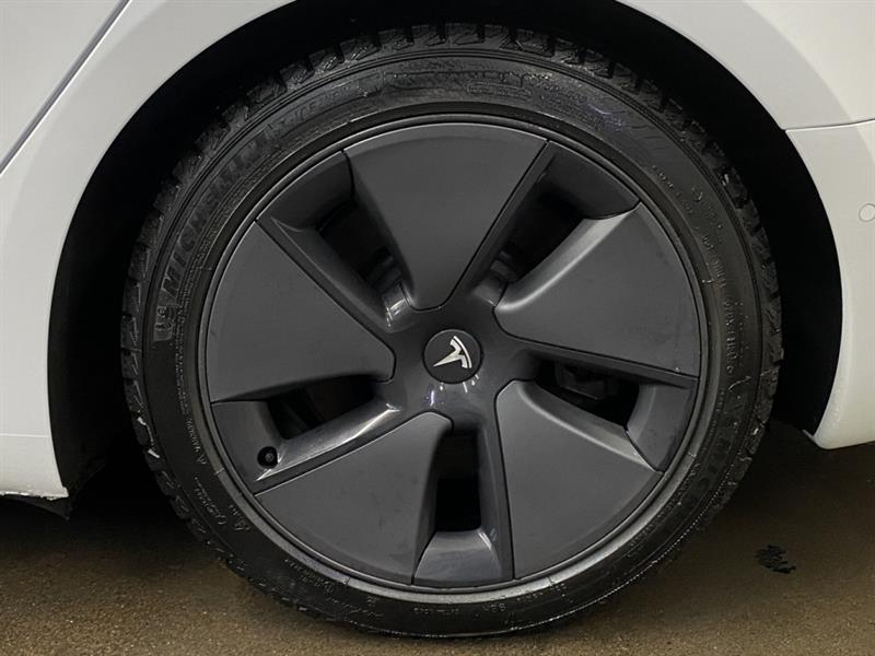 tesla Model 3 2021 - 11