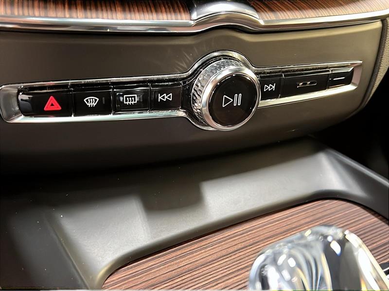 volvo XC60 2022 - 17
