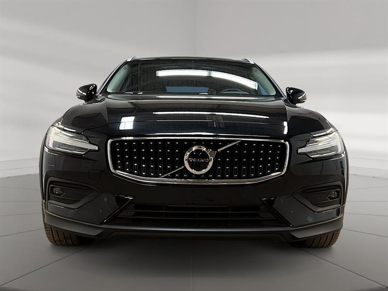 volvo V60 2025 - 2