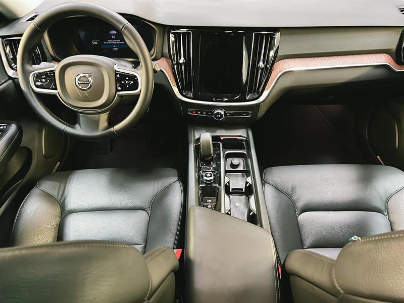 volvo V60 2025 - 12