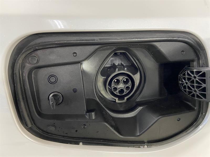 toyota Prius Plug-in Hybrid 2025 - 11