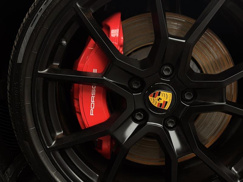 porsche Taycan 2023 - 12