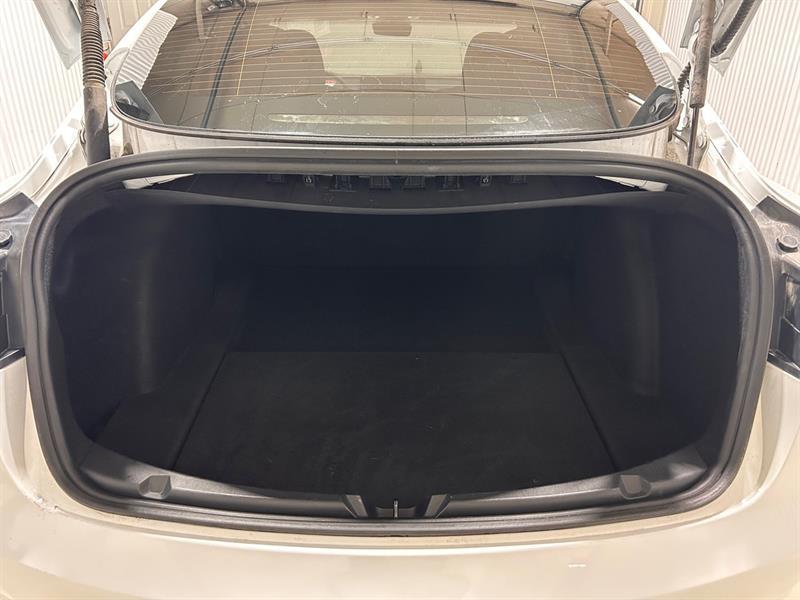 2023 Tesla Model 3 - Image 10