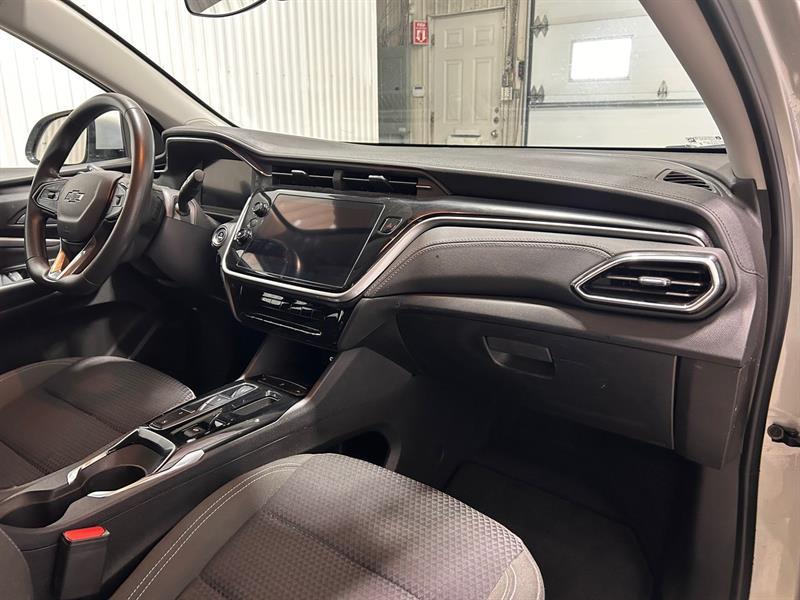 2023 Chevrolet Bolt - Image 20