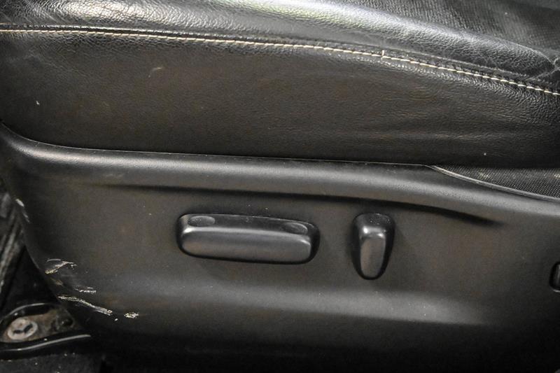 2015 Toyota Venza - Image 20