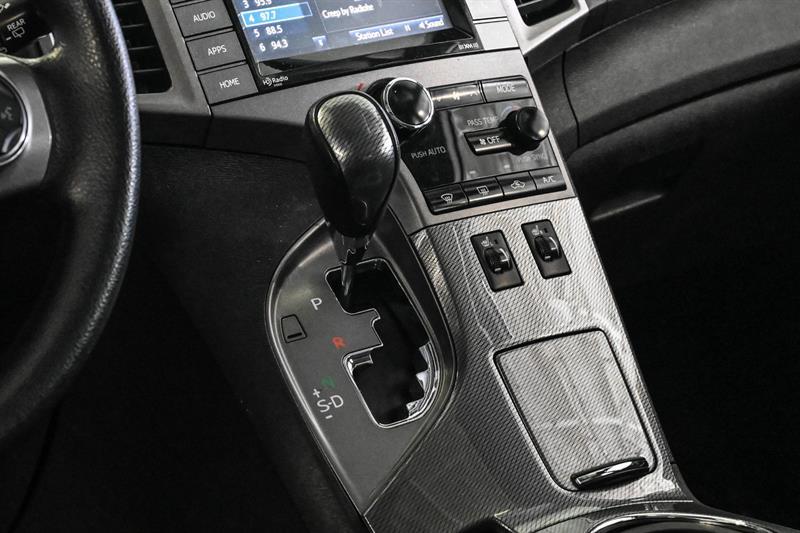 2015 Toyota Venza - Image 32