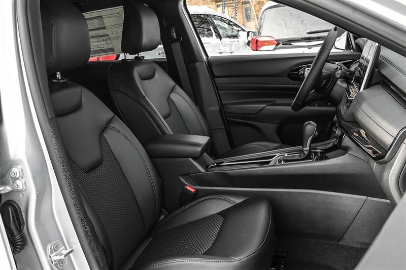 2026 Jeep Compass - Image 9