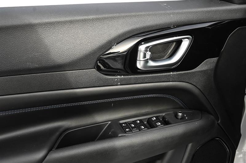 2026 Jeep Compass - Image 12