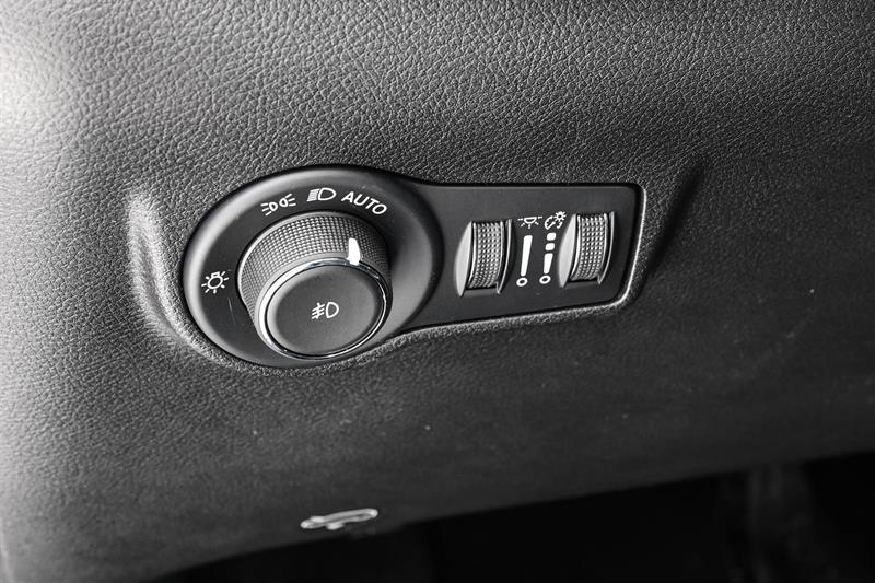 2026 Jeep Compass - Image 13