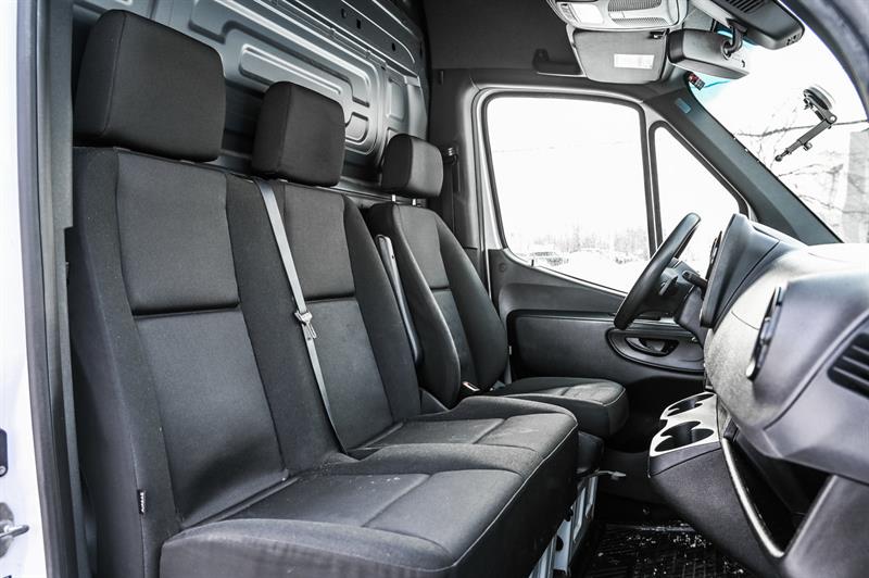 mercedes-benz Sprinter 2500 Cargo V6 170 2022 - 22