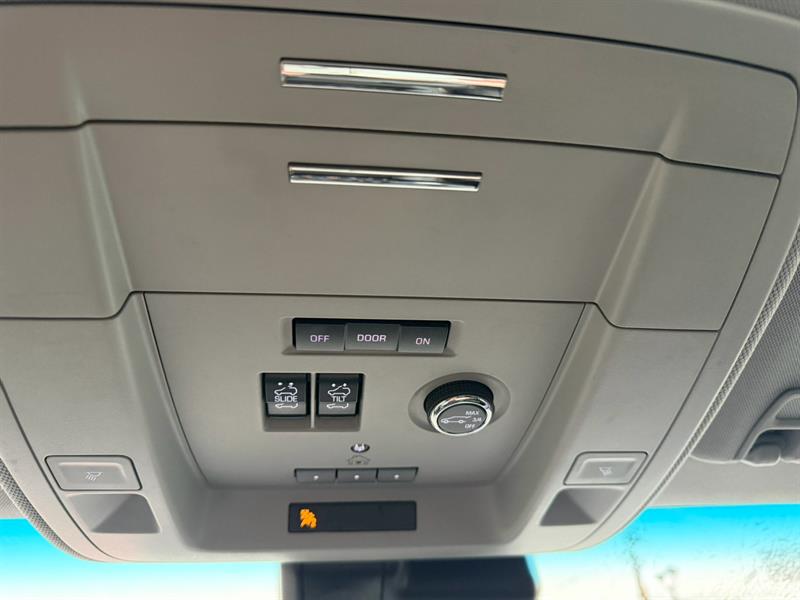 chevrolet Suburban 2018 - 25