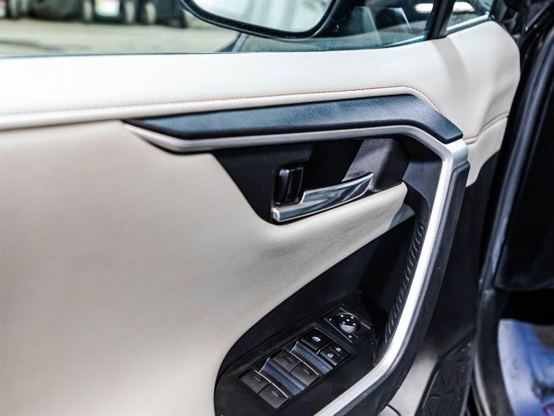 2022 Toyota RAV4 - Image 11