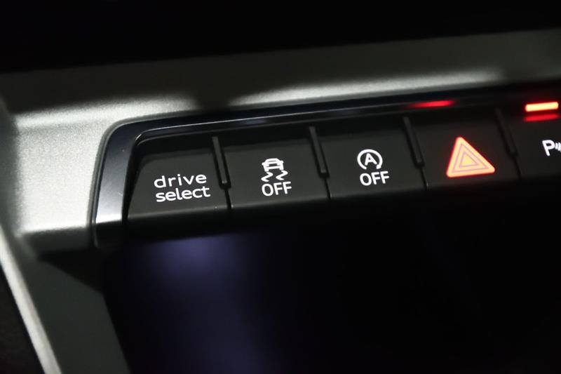 audi Q3 2021 - 24