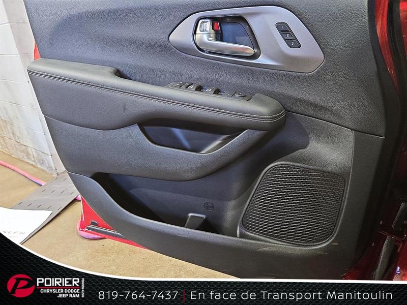 chrysler Pacifica 2026 - 10