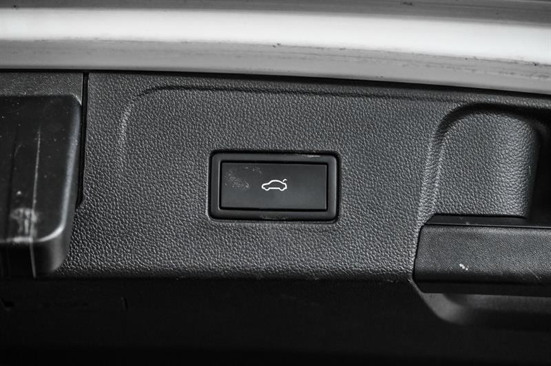 2023 Volkswagen Atlas - Image 17