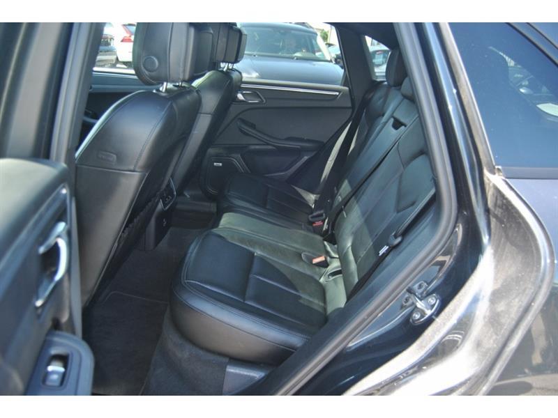 2021 Porsche Macan - Image 10