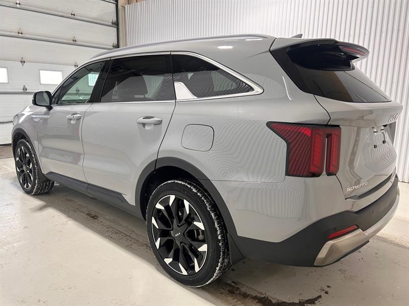 2025 Kia Sorento - Image 8