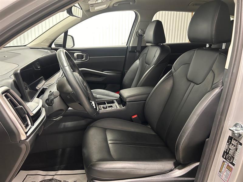 2025 Kia Sorento - Image 10