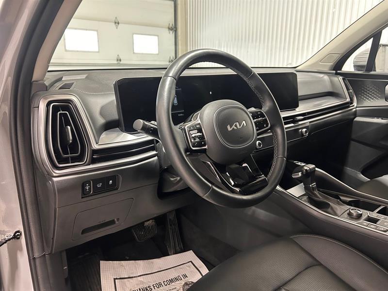 2025 Kia Sorento - Image 11