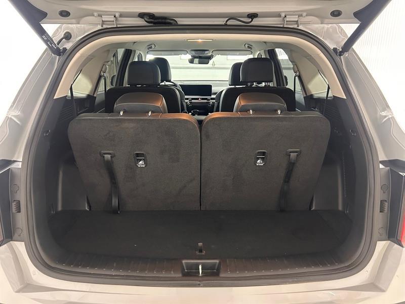 2025 Kia Sorento - Image 17