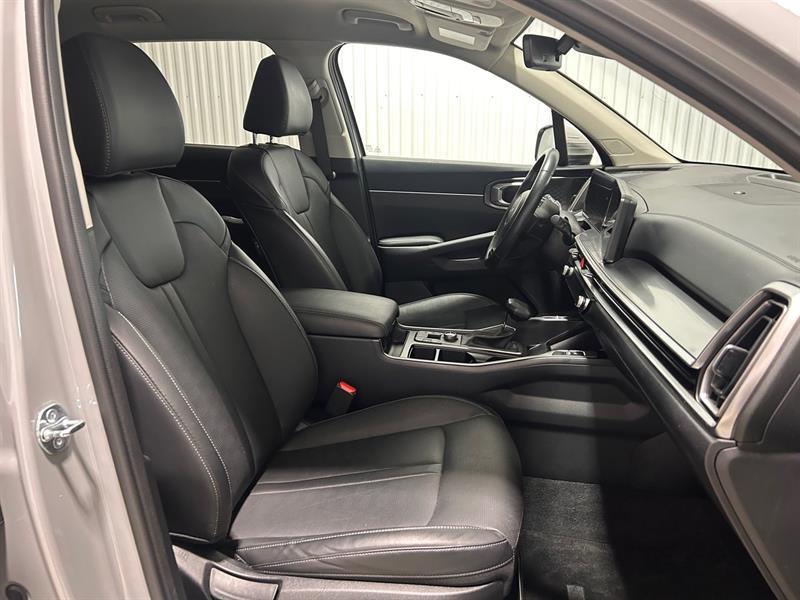2025 Kia Sorento - Image 21