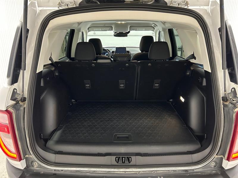 2023 Ford Bronco - Image 11