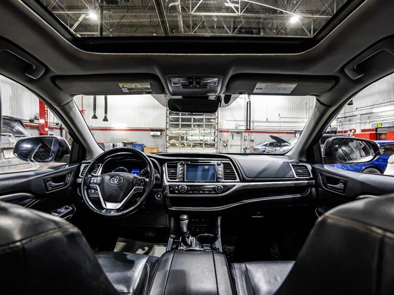 2017 Toyota Highlander - Image 14