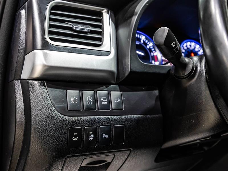 2017 Toyota Highlander - Image 22