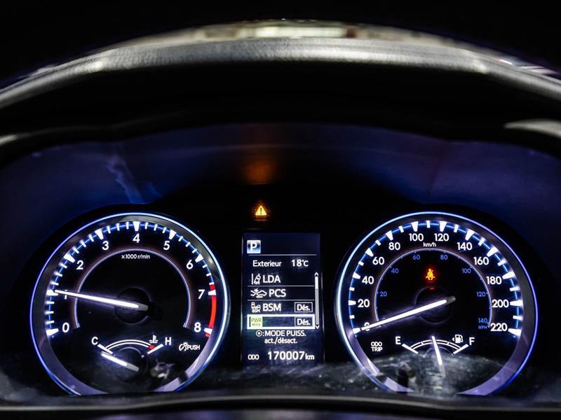 2017 Toyota Highlander - Image 24