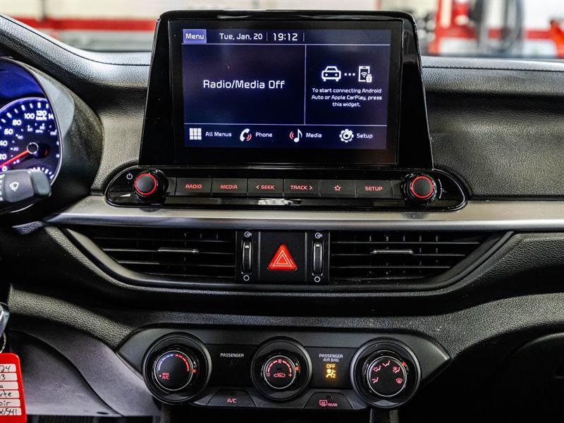 2023 Kia Forte - Image 23