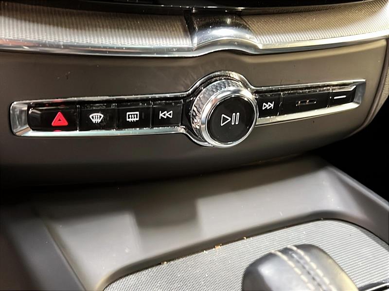volvo XC60 2022 - 17