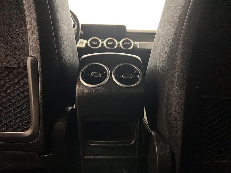 mercedes-benz GLB 2021 - 18