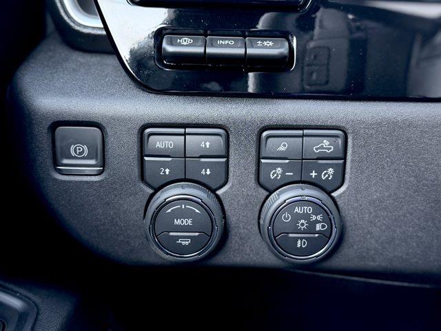 chevrolet Silverado 1500 2024 - 16