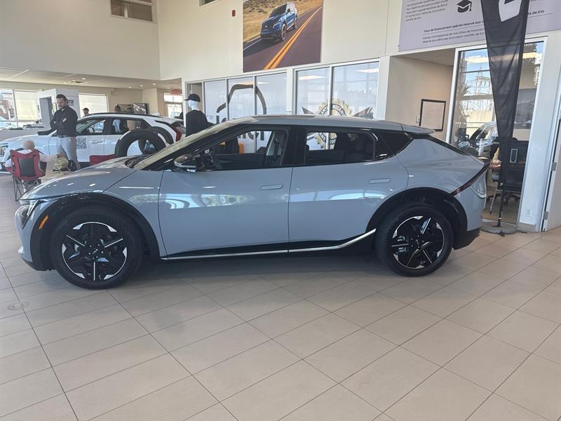 2025 Kia EV6 - Image 4