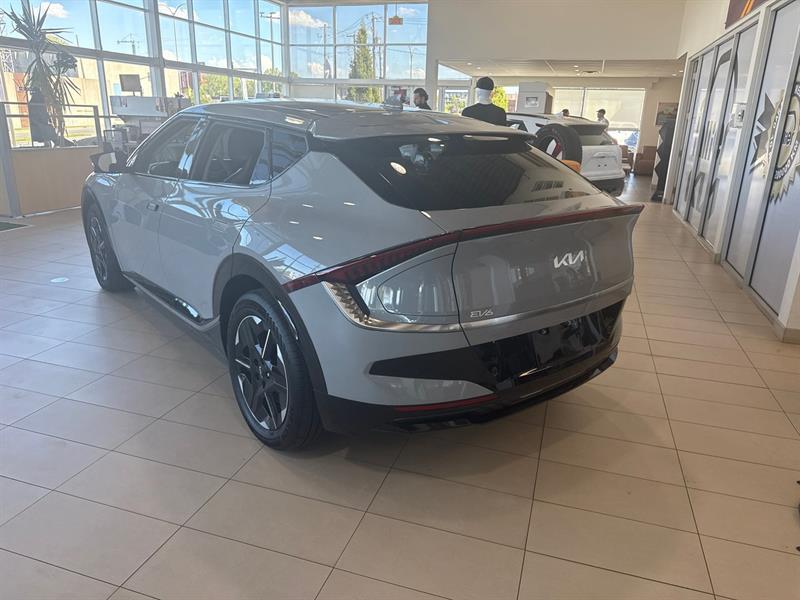 2025 Kia EV6 - Image 6