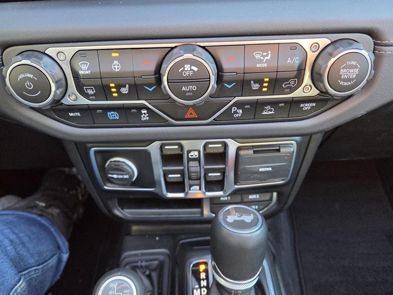 2024 Jeep Wrangler - Image 21